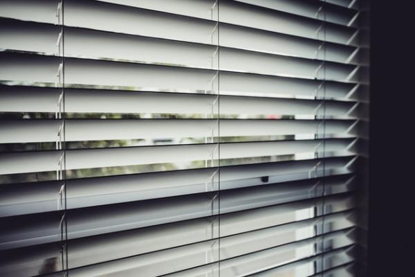 Choosing the Right Blinds for Your Kitchen Window