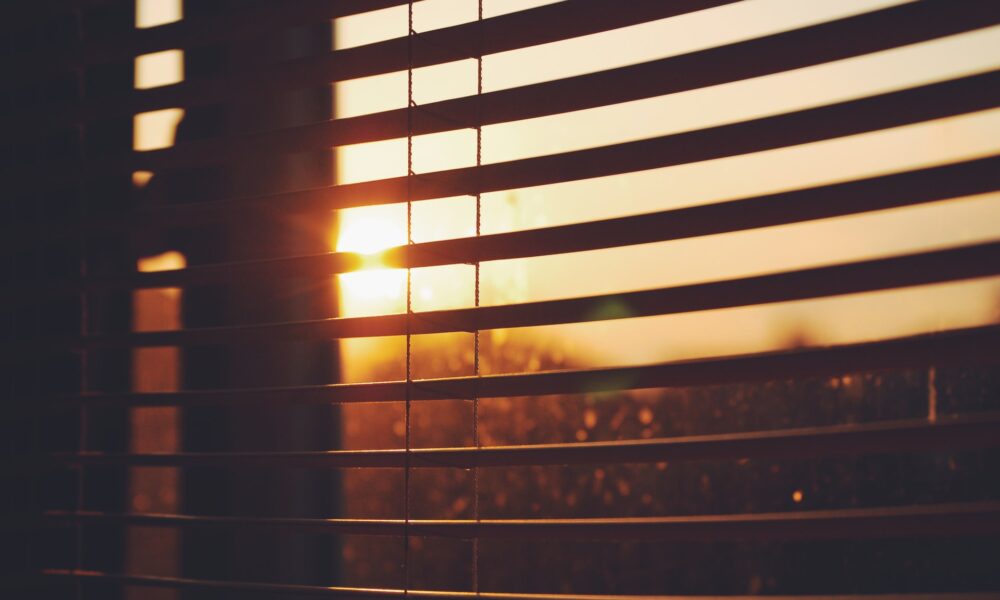 4 Benefits of Installing Integrated Window Blinds